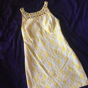 EUC Lilly Pulitzer silk yellow/white pattern dress